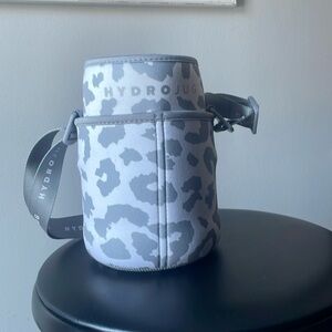 Leopard print hydrojug sleeve